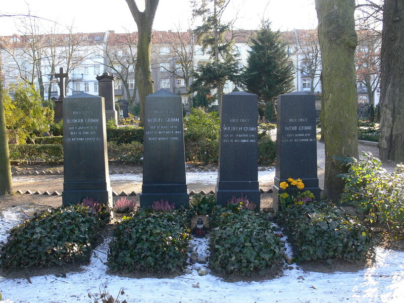 Alter-St-Matth-us-Kirchhof-Grimm-Br-der