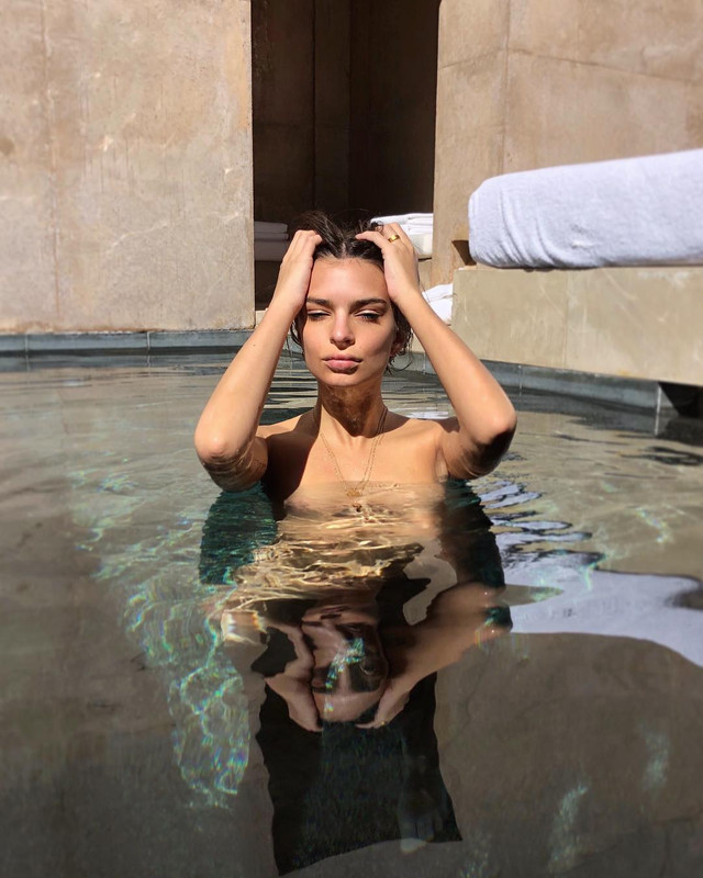emrata___Bf_m60hlMYm___