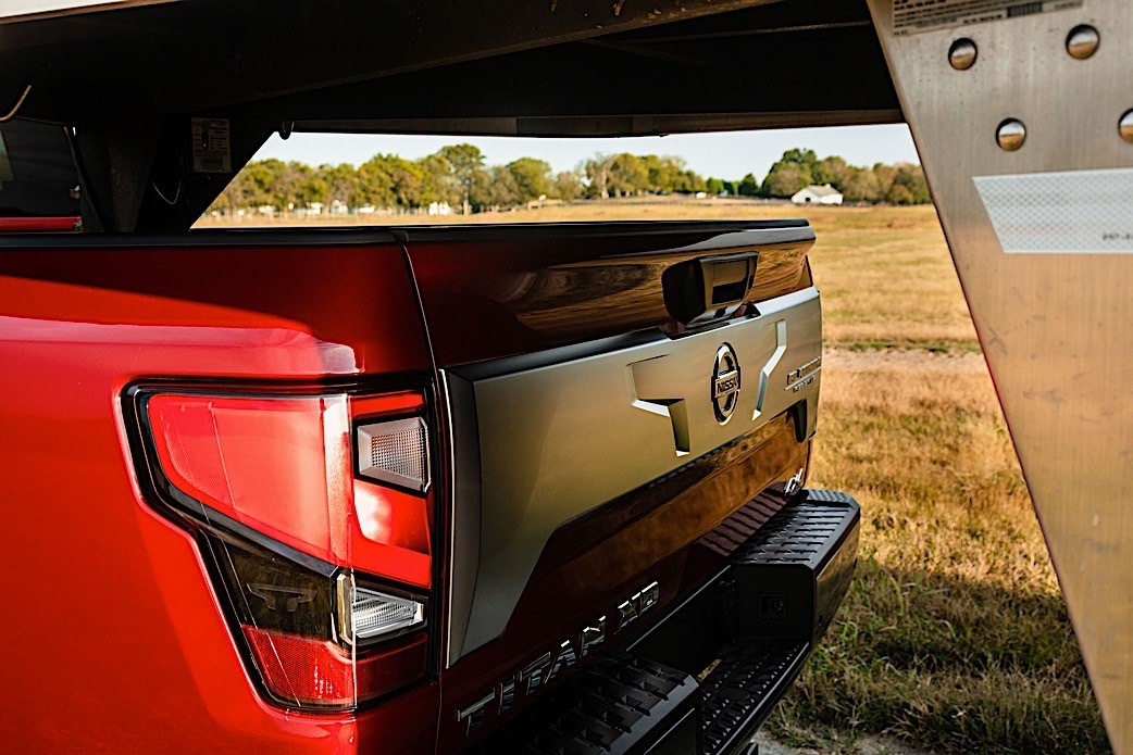 2020 Nissan TITAN XD (19)