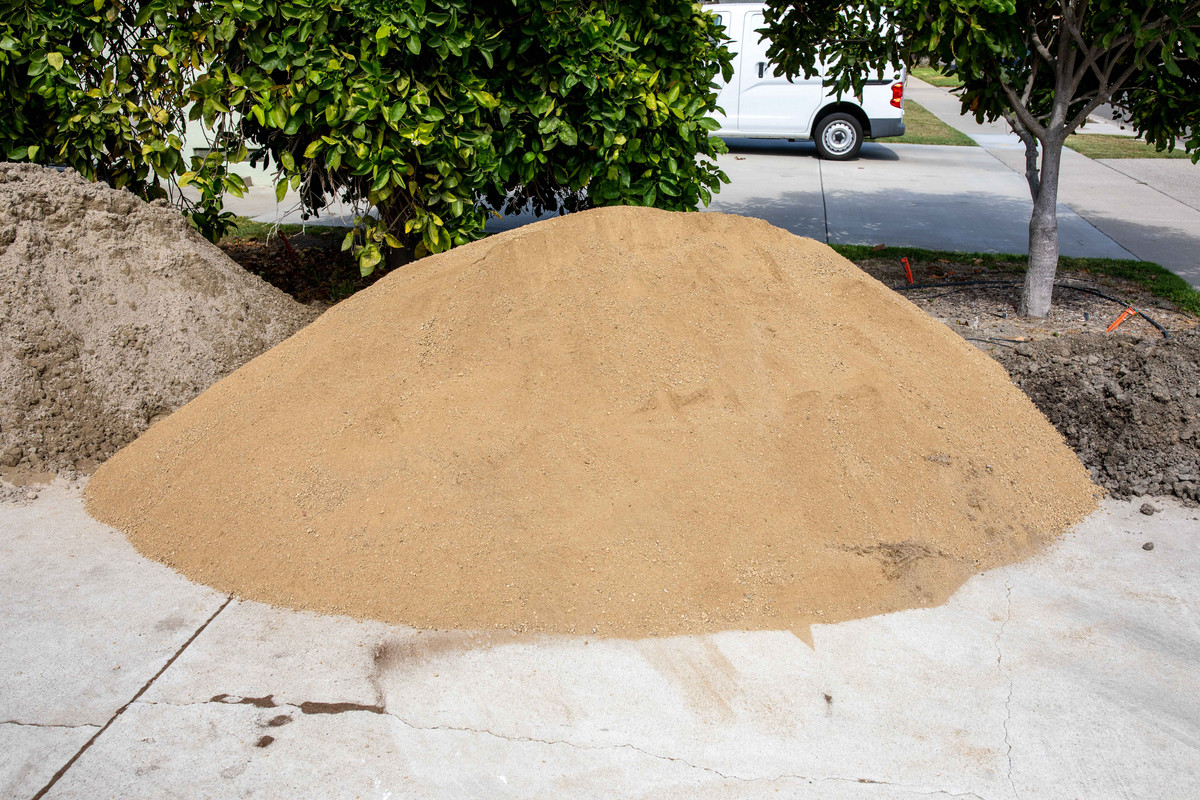 8U1A1079  DG Gravel Purchased from Larrys Building Materials (6-28-21)