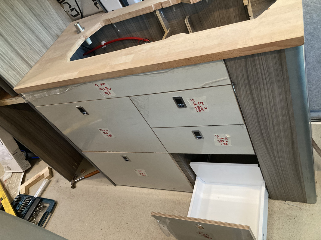 72263304-88D0-44CE-8140-BA7DC7CDE360