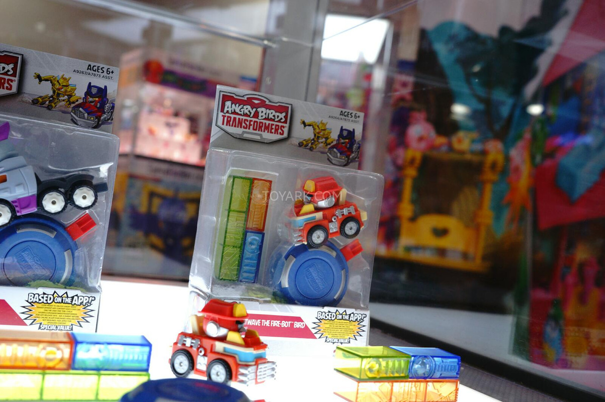 SDCC-2014-Angry-Birds-Transformers-027_140616794