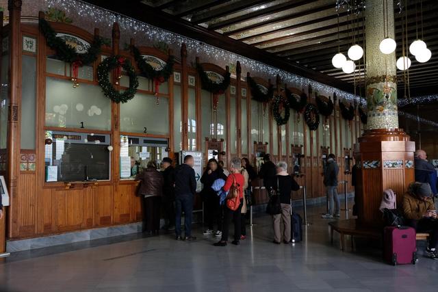 VALENCIA en un fin de semana - Blogs of Spain - Domingo 31/12: Centro de Valencia y Fin de Año en la Plaza del Ayuntamiento (19)