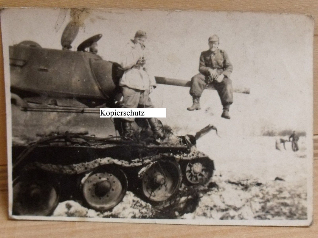 Panzer - Tank - Char - Samara -Russland -zerstör