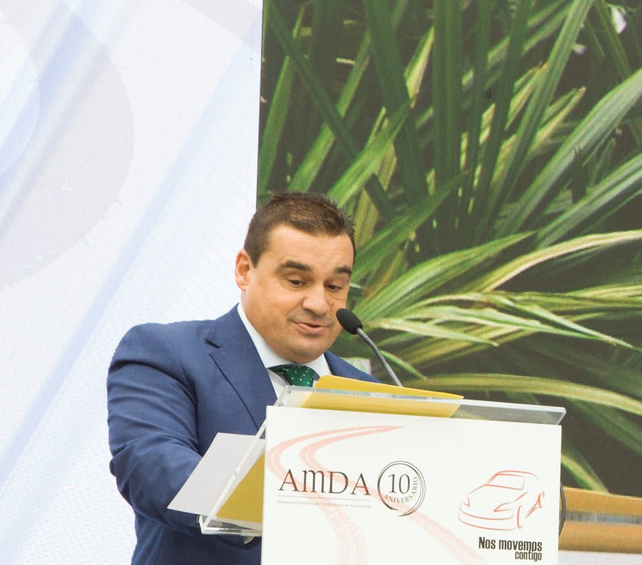 CARLOSBUSTILLOPRESIDENTEAMDA3(1)