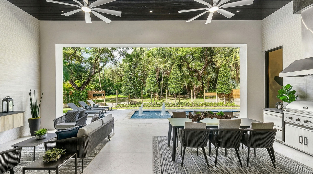 Elegant Getaway - Outside