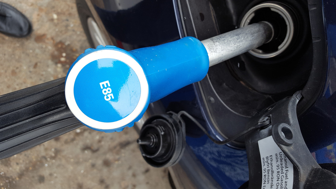 e851