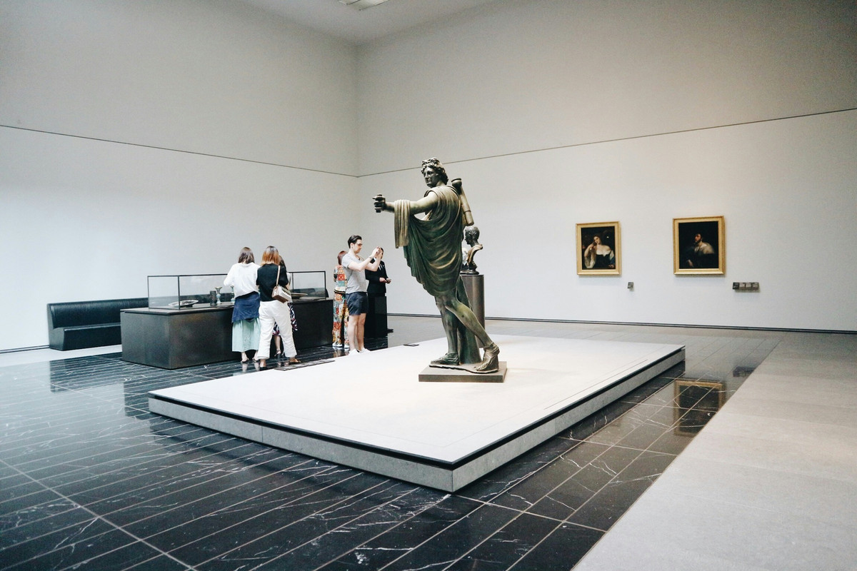  Louvre
							Interior