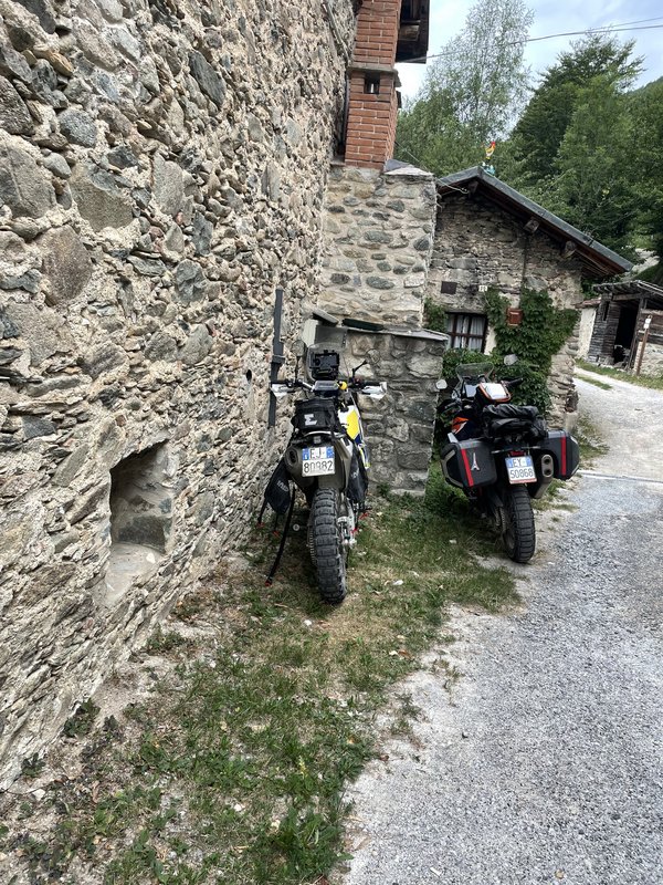 90D1B3C6-DE03-4886-8046-2A406F8DABF1