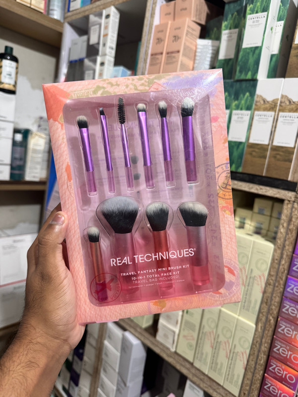 Real Techniques Travel Fantasy Mini Brush set 10 in 1.