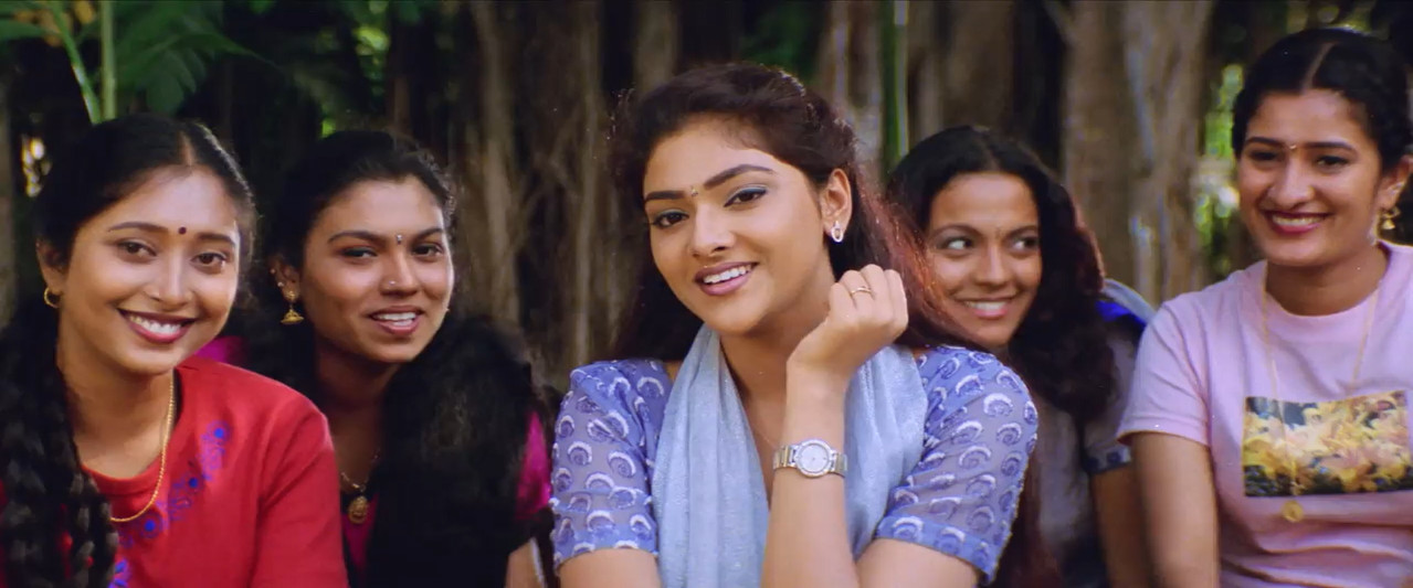Middle Class Madhavan 2001 Remastered WebRip [Tamil] 480p 720p ESub Screenshot