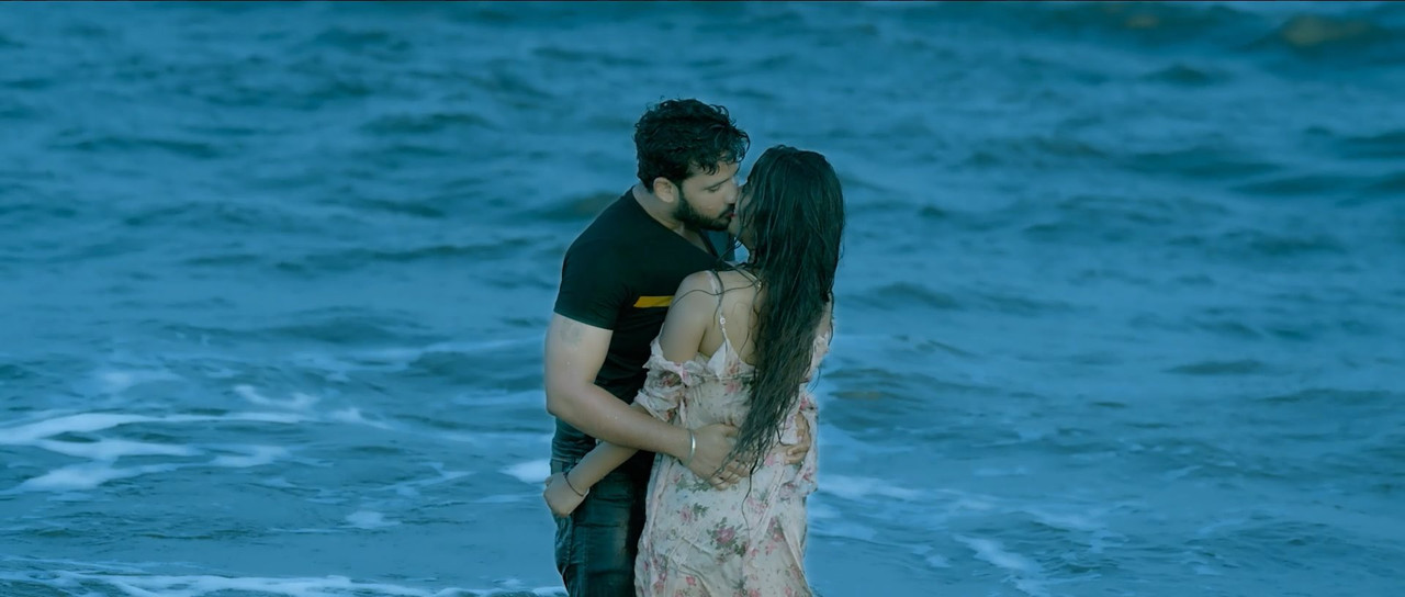 Pyar Hi Pyar 2021.1080p.AMZN.mkv_snapshot_16.05_[2021.07.09_16.47.27]