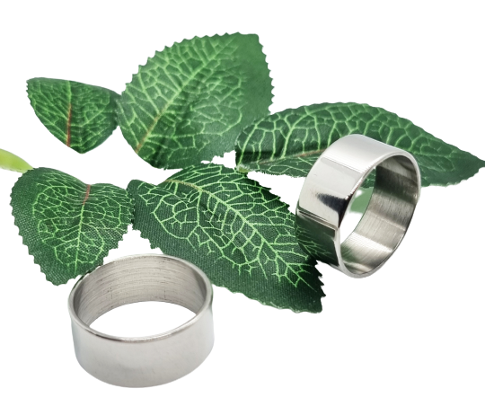 Anello Fascia Fantasia Con Rubino E Diamanti | - La Tua