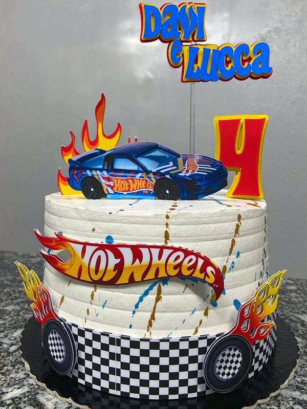 Na pista da diversão e do sabor hotwheels bolohotwheels bolodeaniversário bolomenino(JPG)