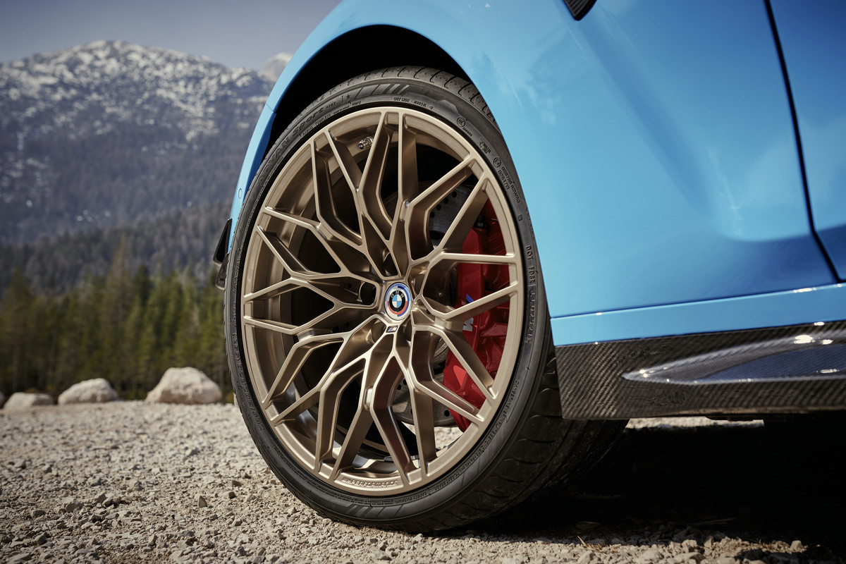 P90471484_highRes_the-first-ever-bmw-m