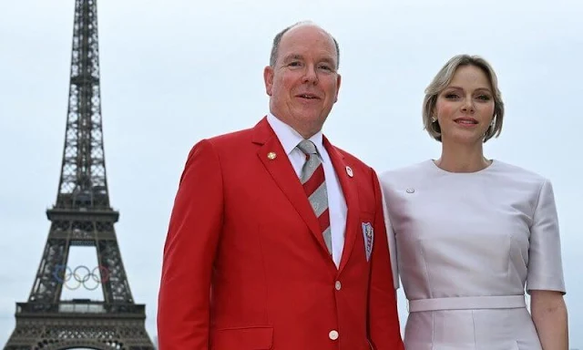 royal-family-in-paris-1.webp