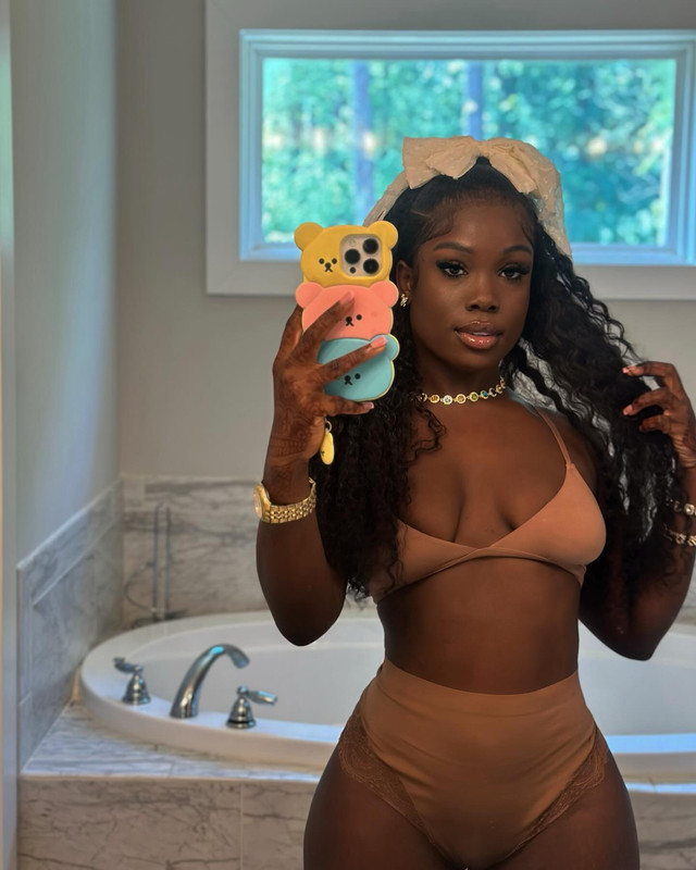 cire.traore posts 2024-05-01 14.46 C6cQIVggv7m_3_9 440155201_18186464200291977_6946296217436957180_n