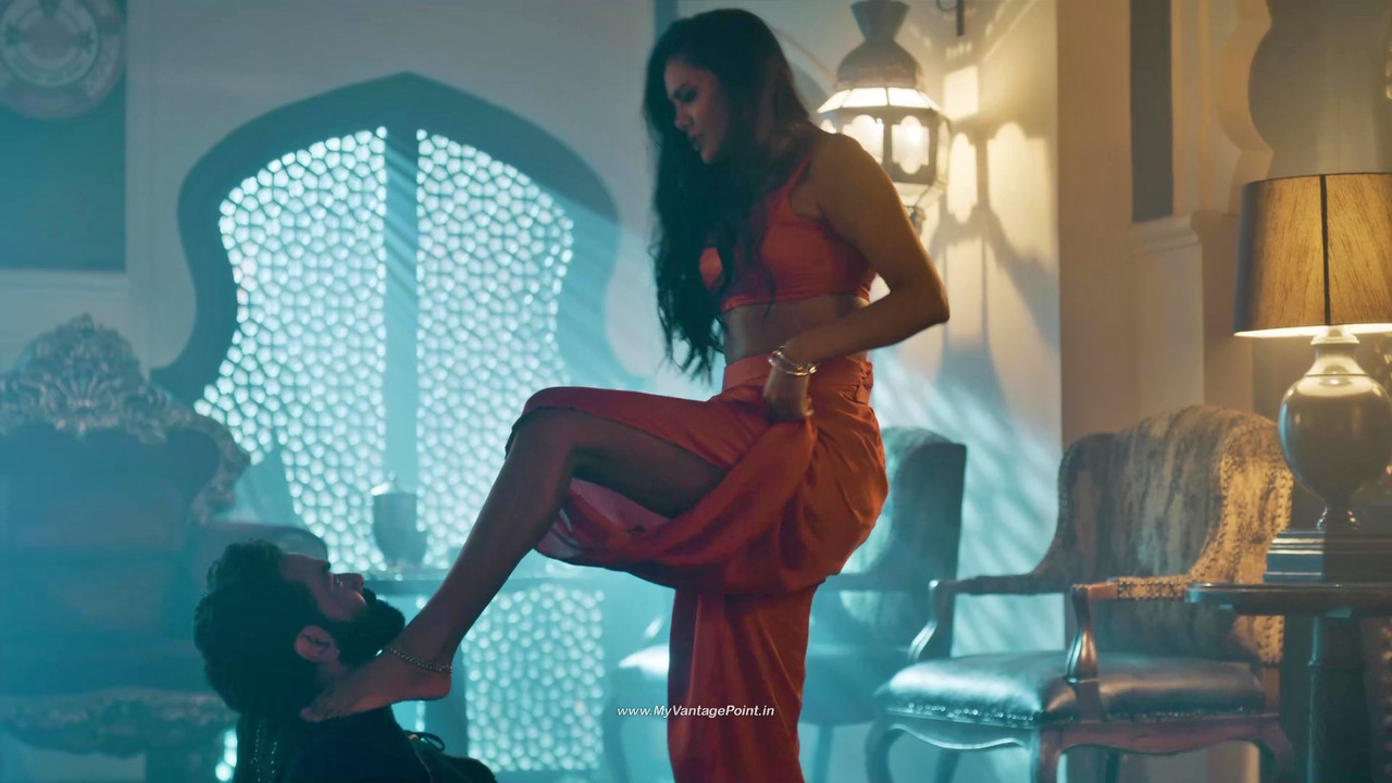 161Esha Gupta Hot in Aashram Web Series