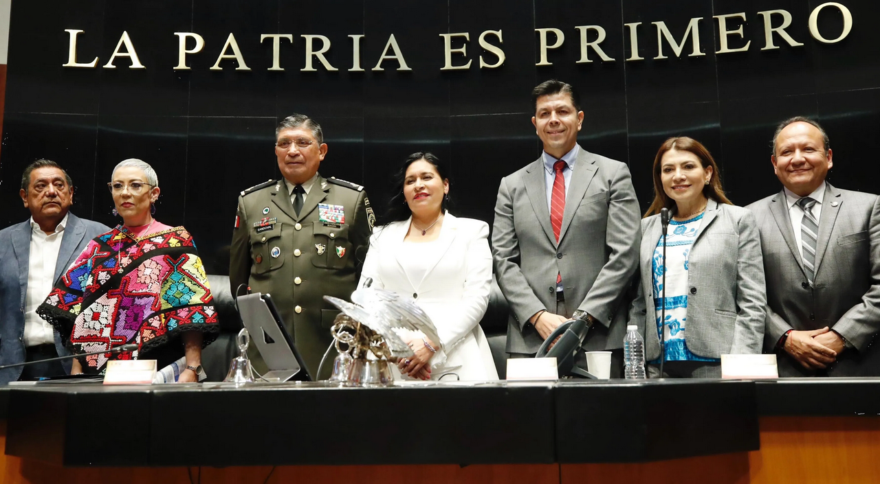 Inscriben en el Muro de Honor del Senado letras alusivas al bicentenario del Colegio Militar
