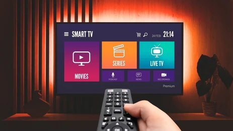 IPTV Hot - Smart TV con interface moderna y control remoto - Servicio de streaming IPTV legal