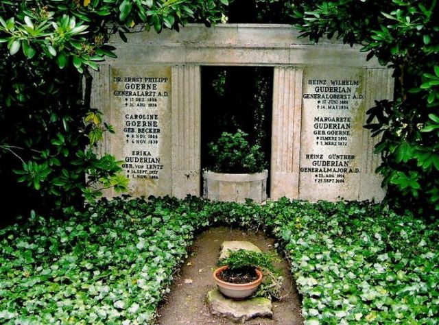 Tumba de Guderian y su familia en Goslar, Baja Sajonia