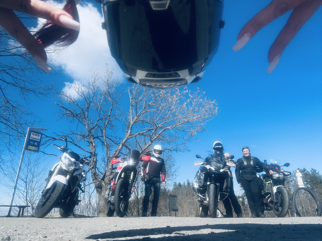 64F1B5C7-4B97-4A46-B103-58235107F38E