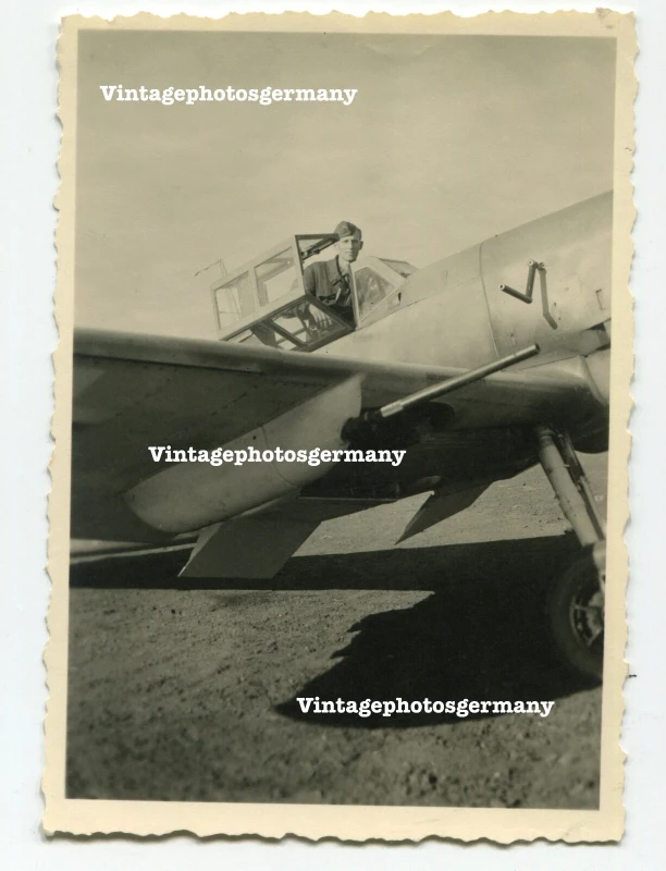 D1220 Foto LW Flugzeug Me109 Bf109 JG77 Gondel Bewaffnung Gondelbewaffnung JG 77