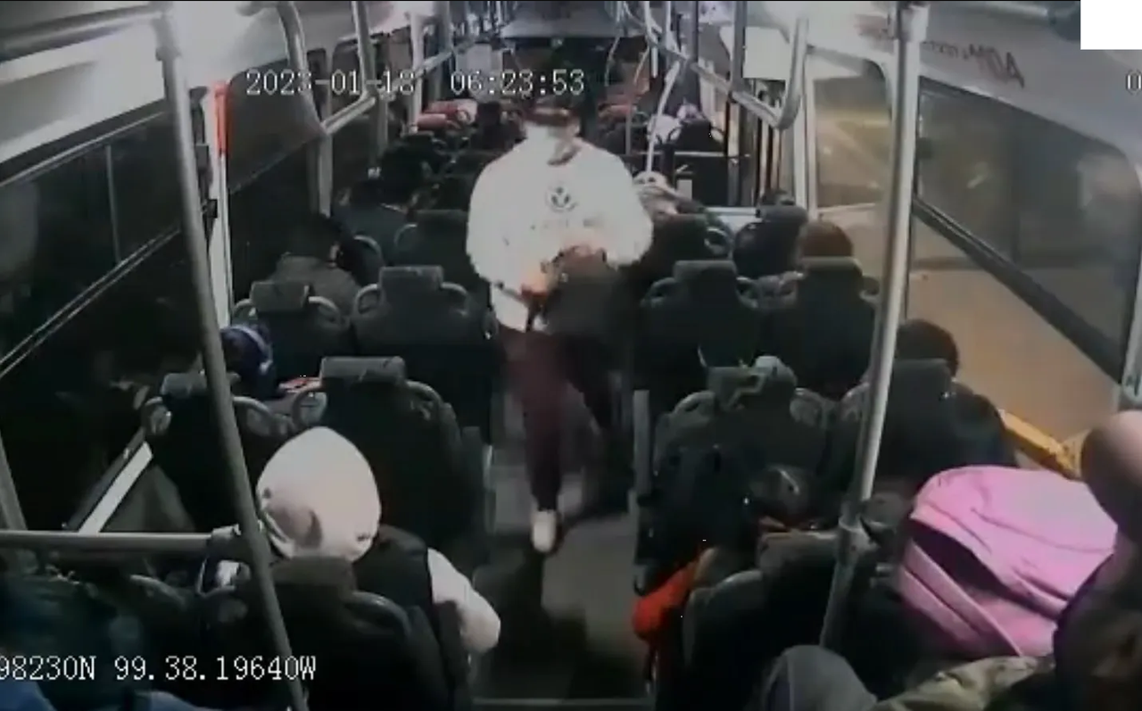 Captan a banda de asaltantes en Toluca, este es el video del asalto a un bus