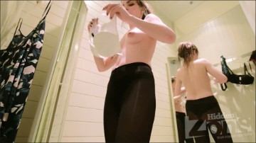 [Image: Voyeur18785145607.jpg]
