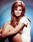 raquel-welch-g43