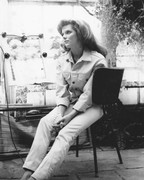 samantha-eggar-b17