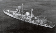 https://i.postimg.cc/jWv9kpRx/HMS-Sheffield-D-80-4-10-1982.jpg