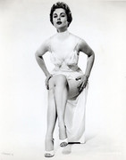 Martha-Hyer-a211