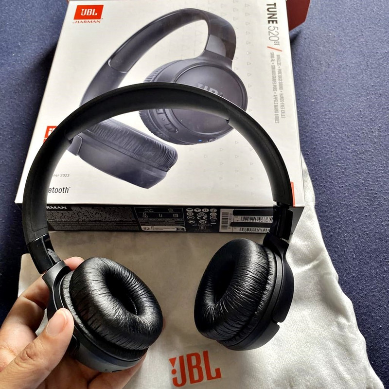 Fone de ouvido sem fio JBL Tune 520BT Dobrável Preto