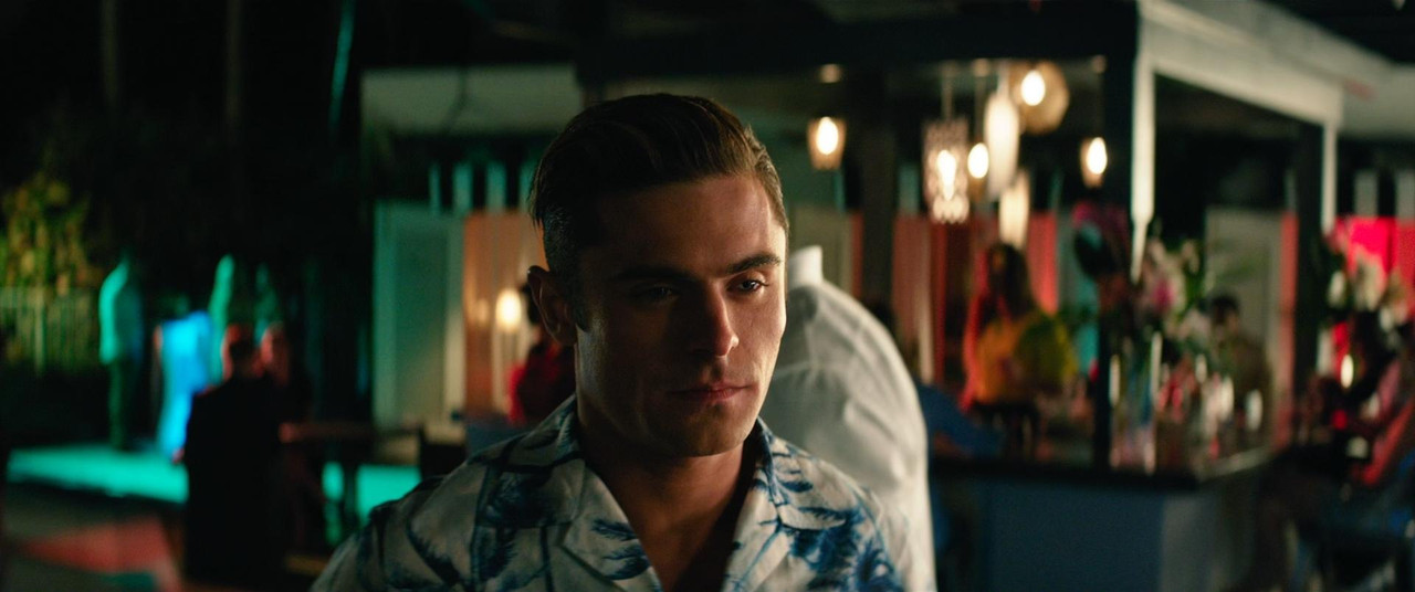 Baywatch 2017 Extended (1080p x265 10bit Tigole)