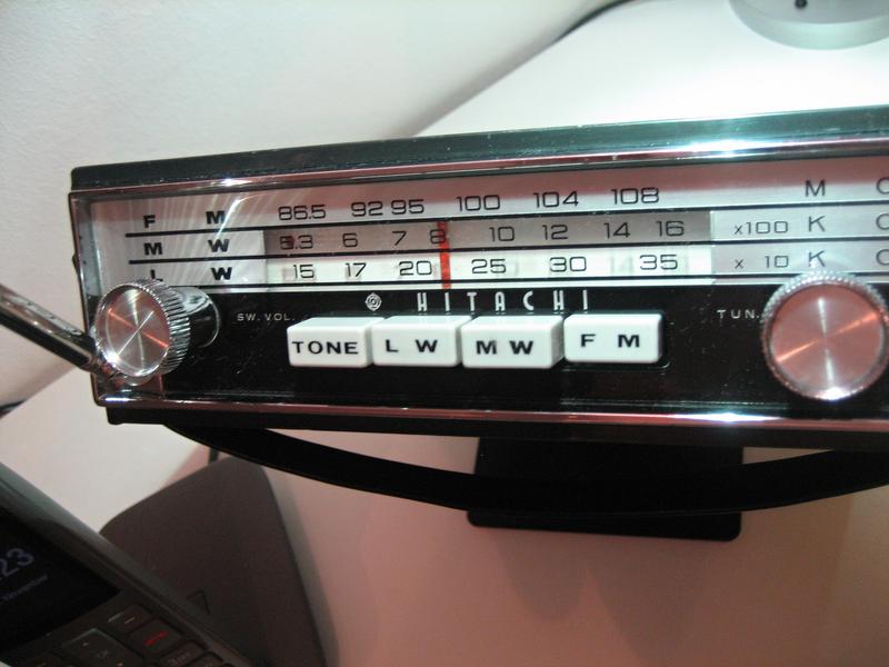 [Bild: HITACHi-Car-Radio-KM-900-T-018.jpg]