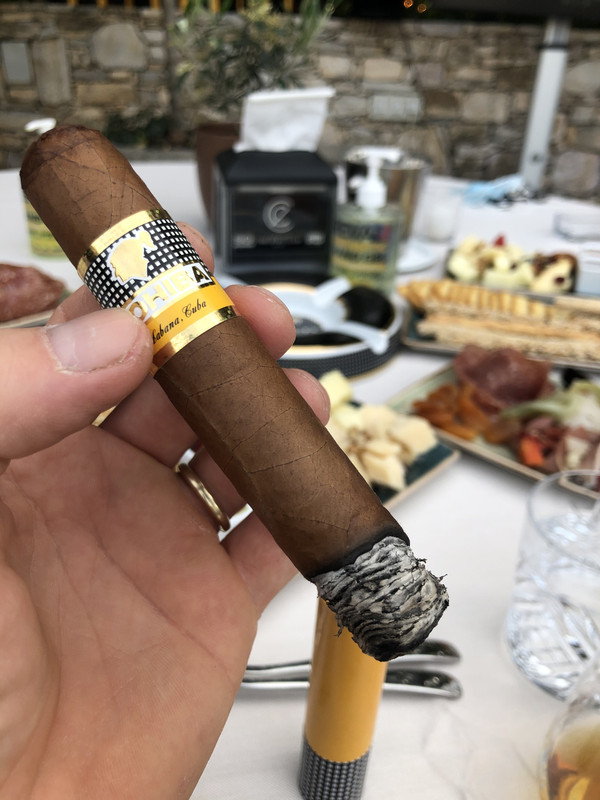 63007270-0878-41B8-BC47-DA5CE67A84DC