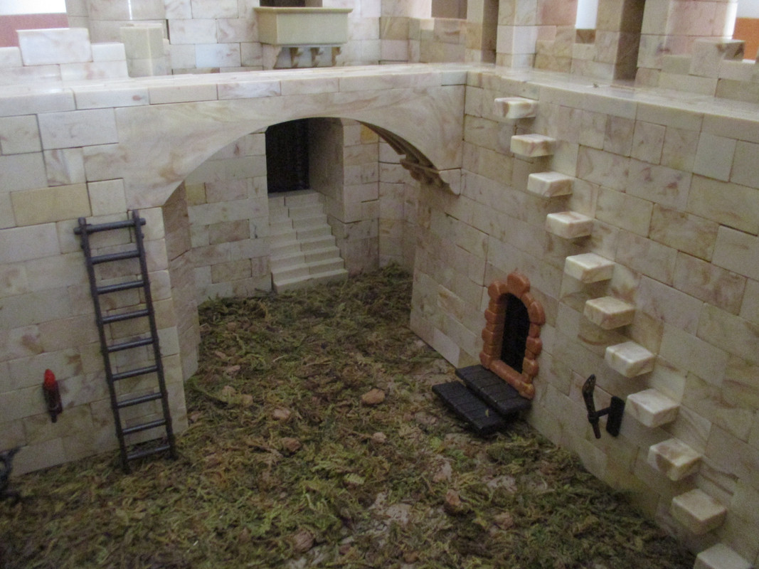 Fortaleza del Crepúsculo - Patio de armas 05