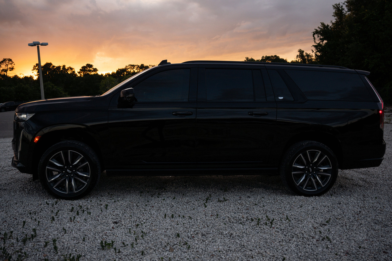 Cadillac Escalade View 29