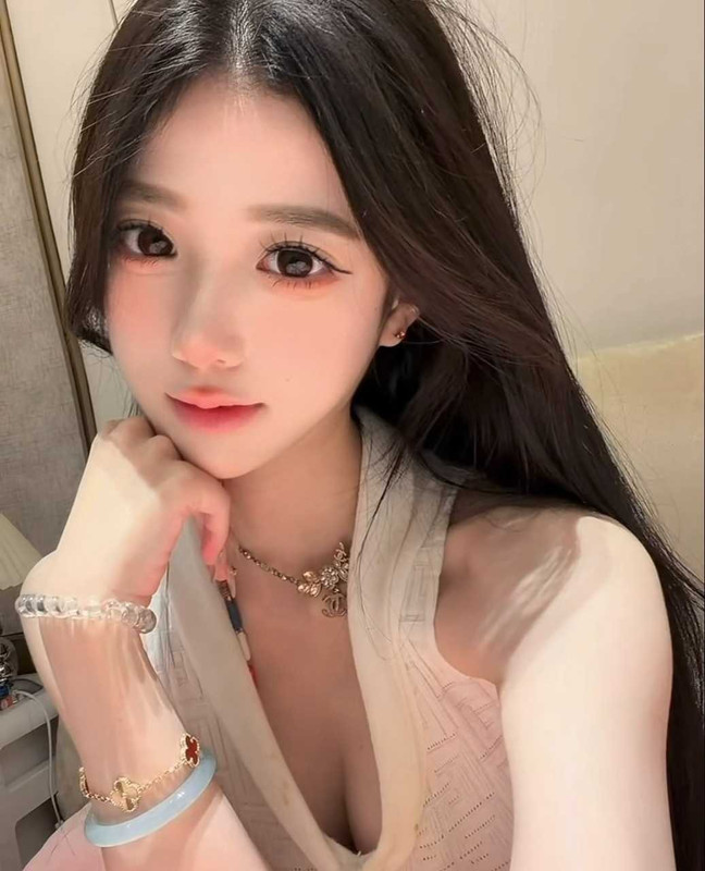 C罩杯清純大眼正妹