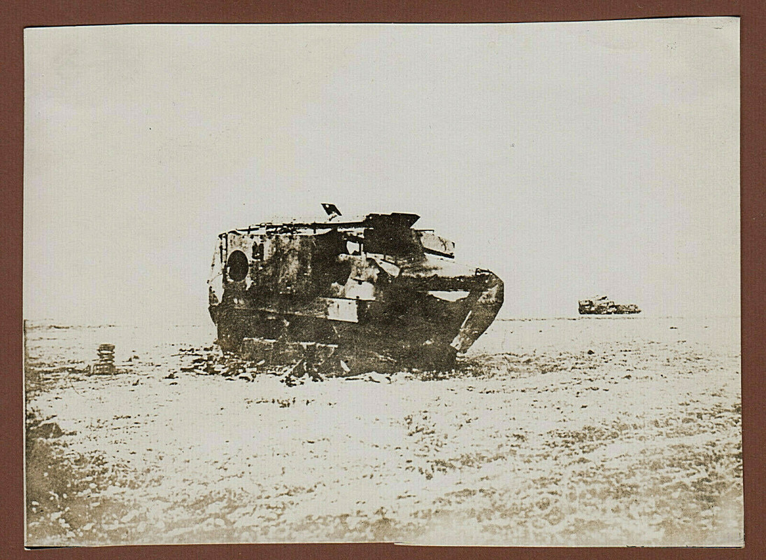 Frankreich großes Foto I.Weltkrieg abgeschossener Panzer,Tank