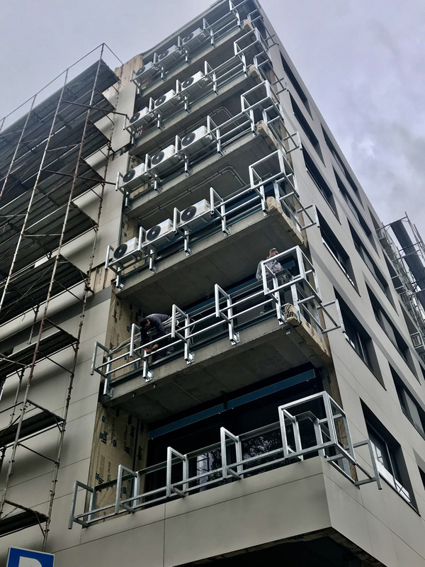 87808315-EFFF-4B46-A51C-1864921C1742