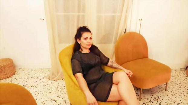 JacquieEtMichelTV – Alice – Plays with her desires