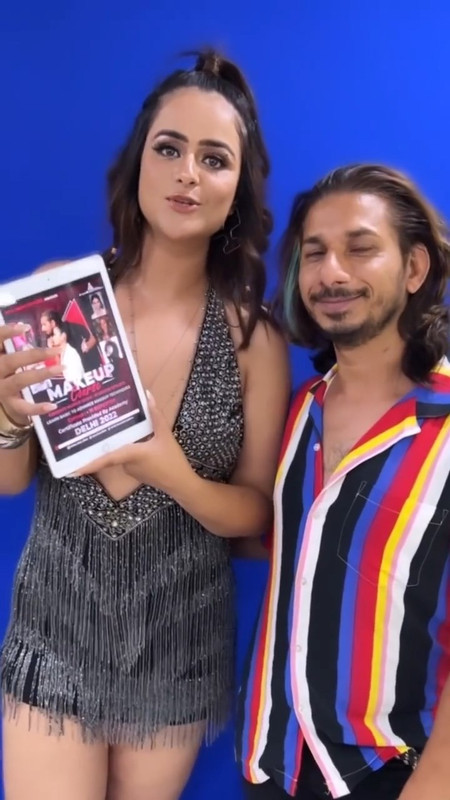 Prachi sexy wide boob show.mp4_snapshot_00.21.345