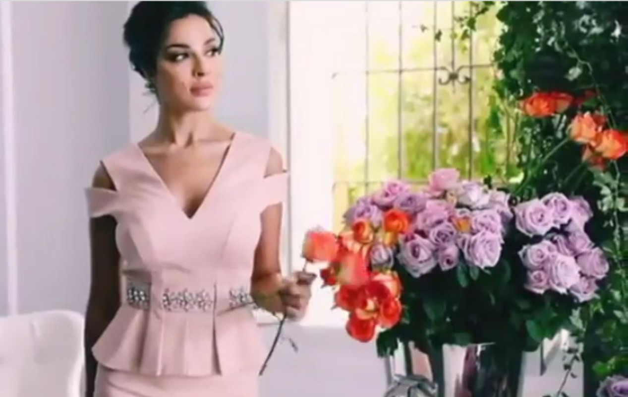 DC9CE894-B6D3-48CF-BE4B-60D2005C06ED