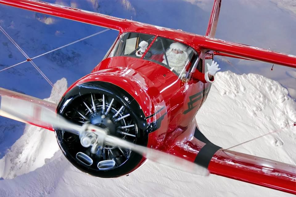 Santa-Biplane.jpg