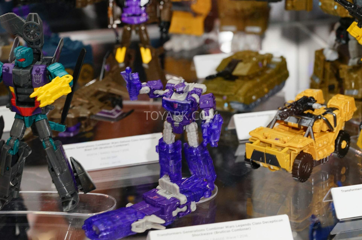 SDCC2015-Hasbro-Transformers-Combiner-Wars-041