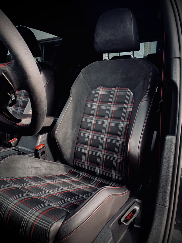 35AA7069-C002-4642-AC51-4BAE958E8094