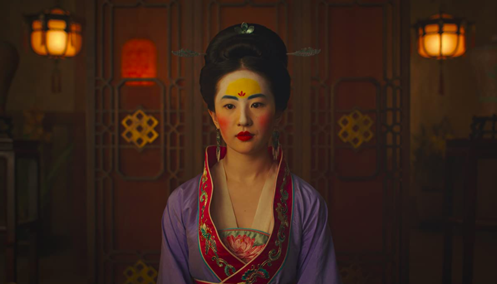 Still of Liu Yifei from the Mulan movie.