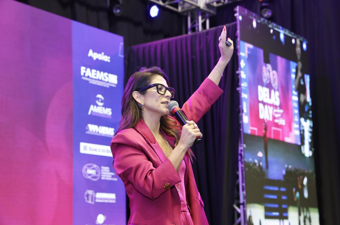A empresária Carol Paiffer reconhecida por sua participação na equipe de “tubarões” do programa Shark Tank Brasil palestrou no Delas Day